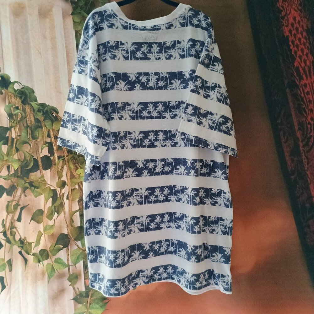 EUC: Kids Red Camel Sz Large Blue & White Palm Tree Striped V-Neck T-Shirt